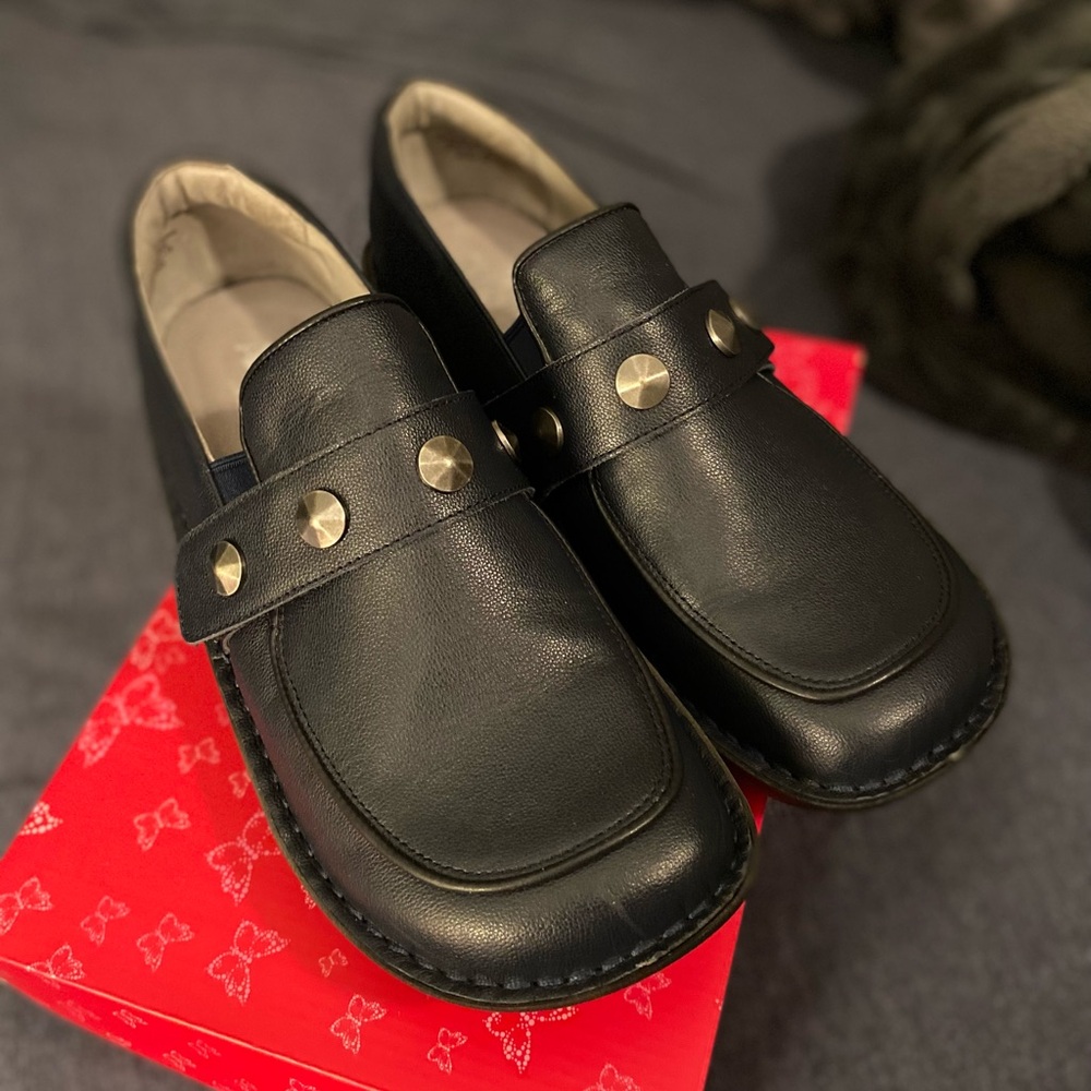 Alegria Navy Gloss Loafers